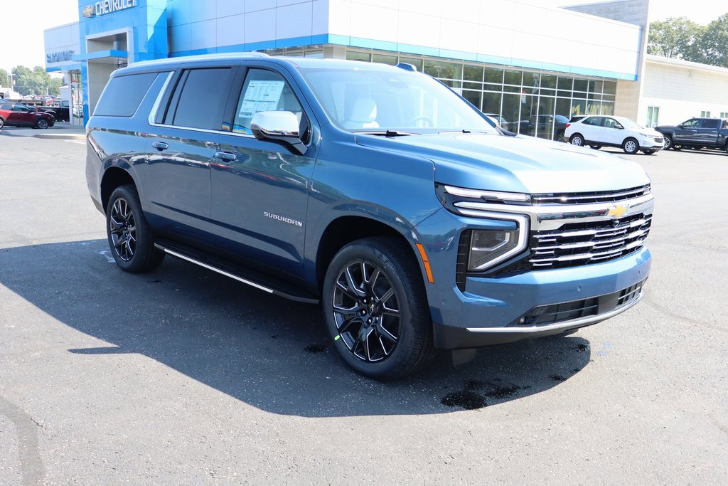 New 2025 Chevrolet Suburban Premier image 2