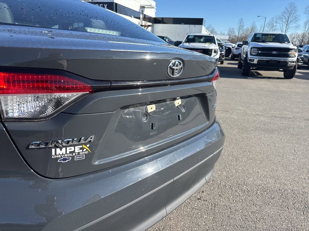 Used 2025 Toyota Corolla LE image 25