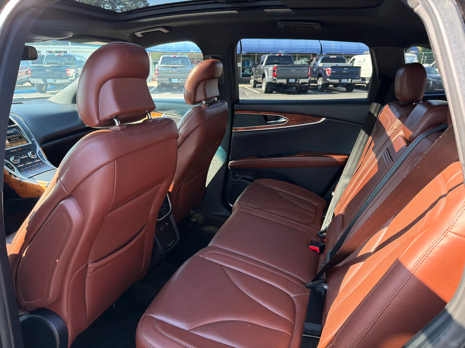 Used 2017 Lincoln MKX Reserve w/ Driver Assistance Package AWD/4WD image 12