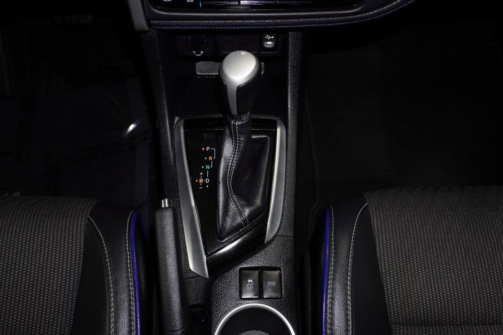 Used 2017 Toyota Corolla SE w/ SE Premium Package image 18