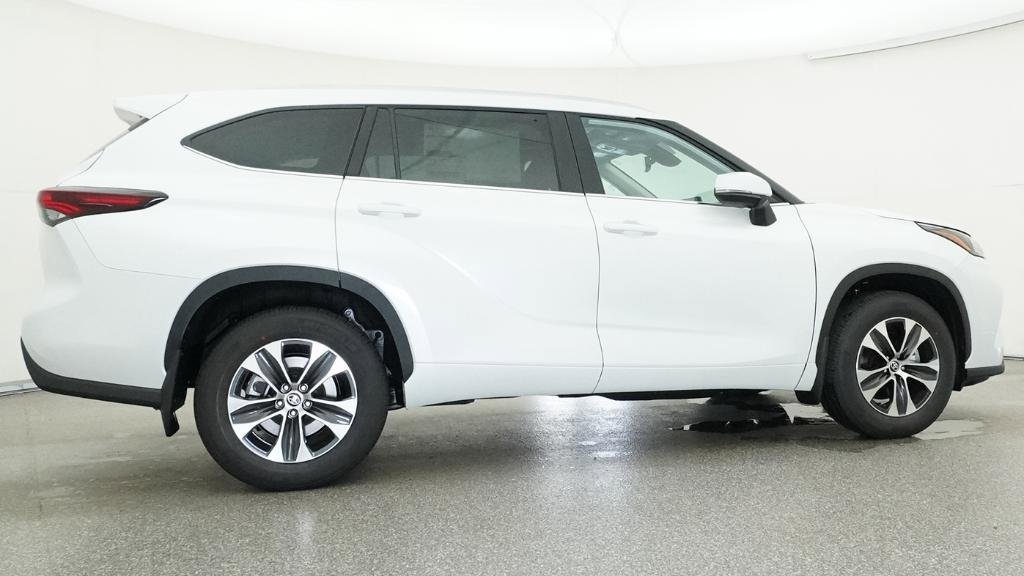 New 2026 Toyota Highlander XLE AWD/4WD image 15