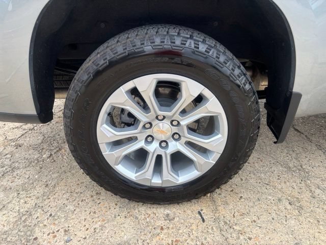 Used 2026 Chevrolet Silverado 1500 LTZ AWD/4WD image 9