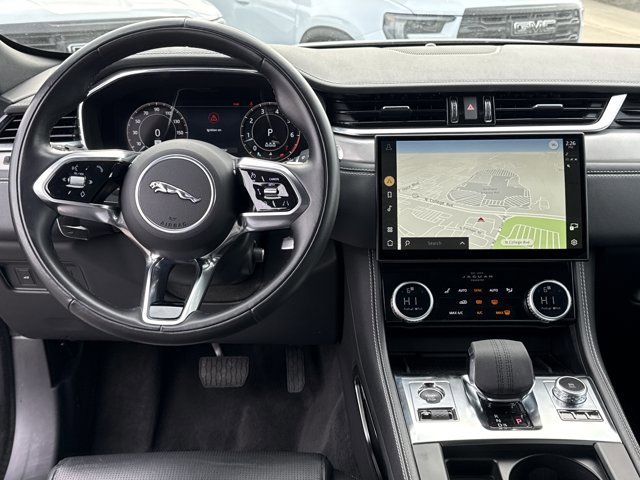 Used 2024 Jaguar F-PACE R-Dynamic S image 7