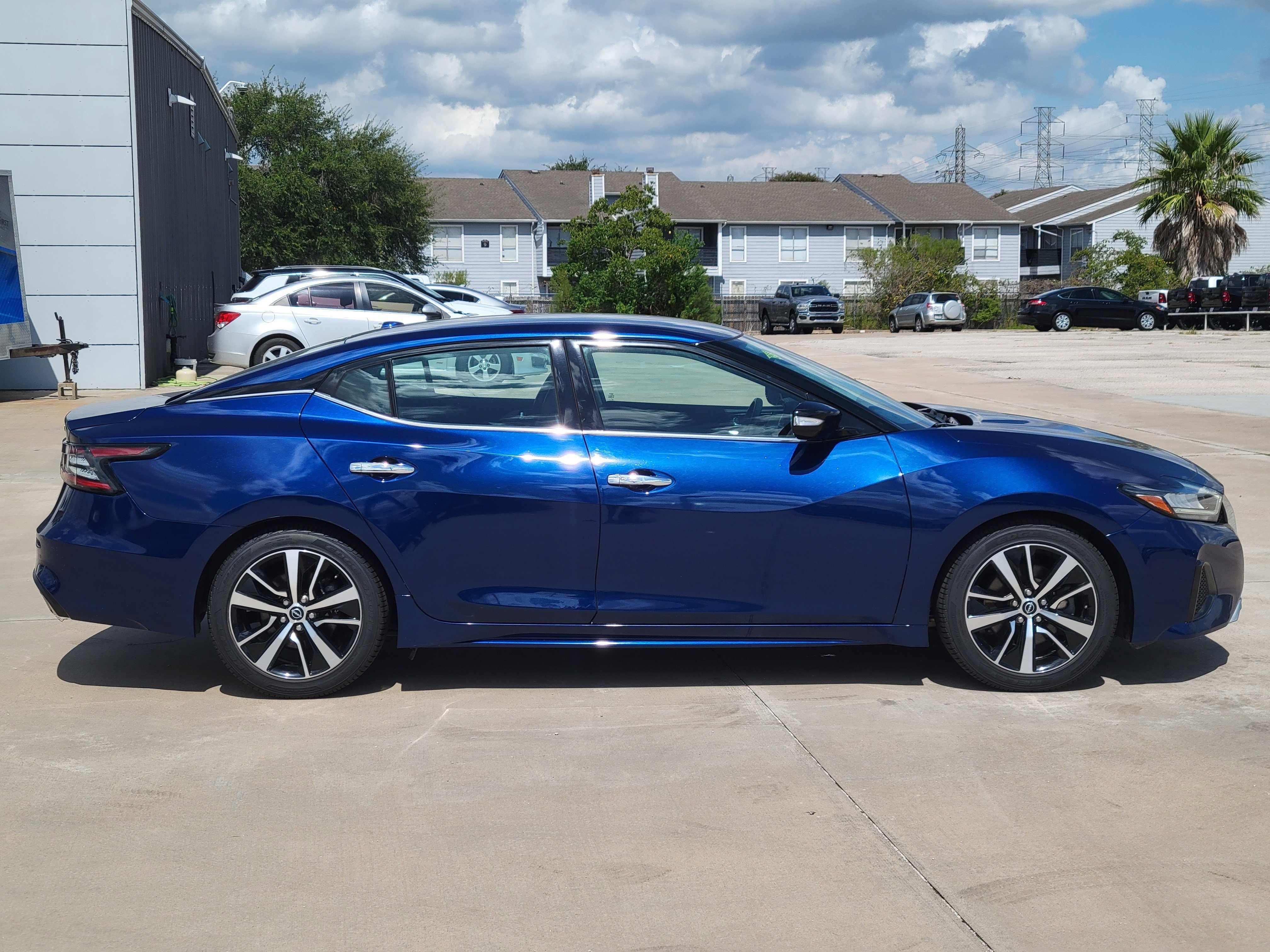 Used 2023 Nissan Maxima SV w/ Floor Mat Group image 3