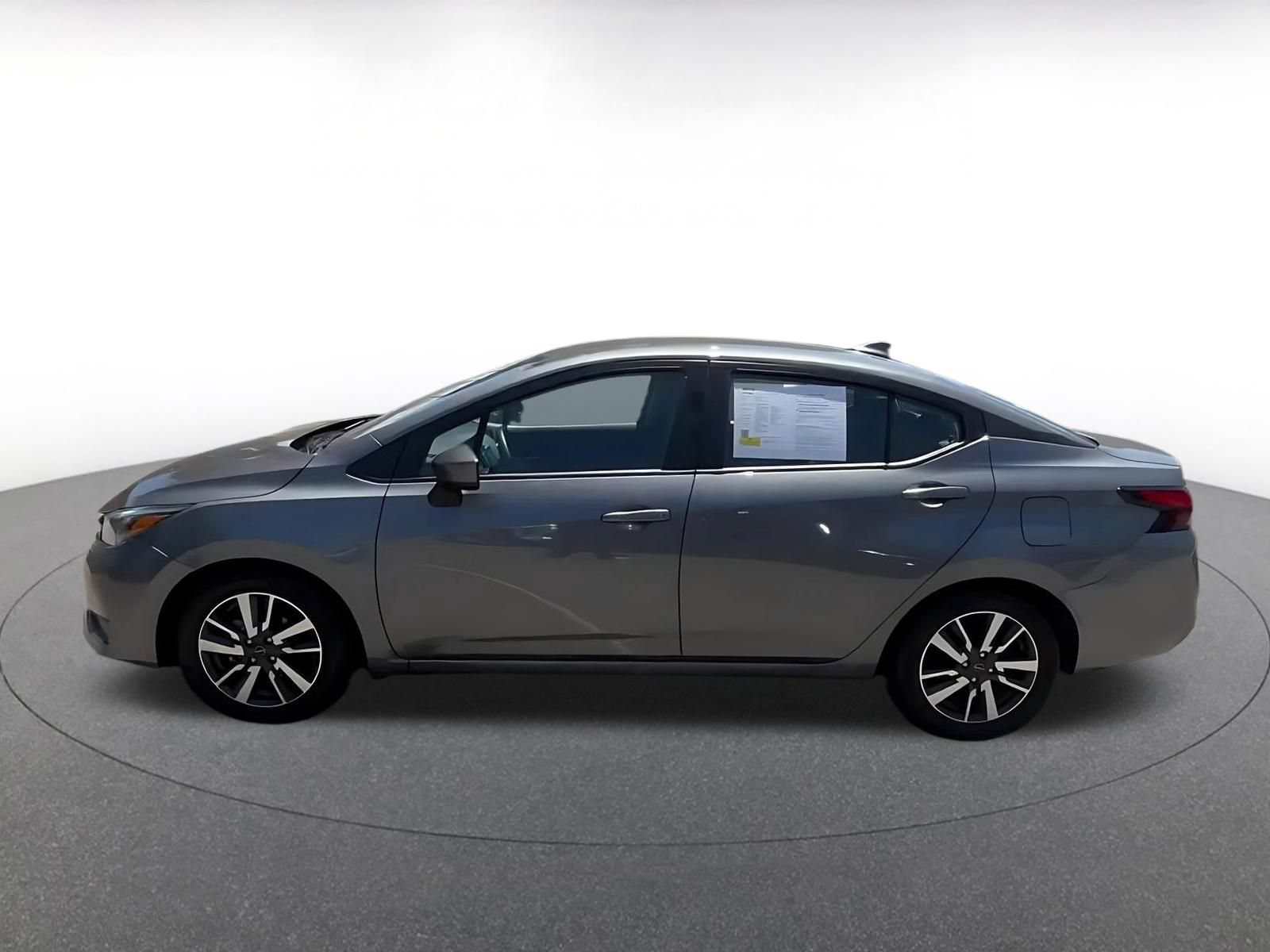 Used 2025 Nissan Versa SV FWD image 10