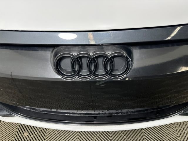 Used 2022 Audi e-tron GT Premium Plus image 9