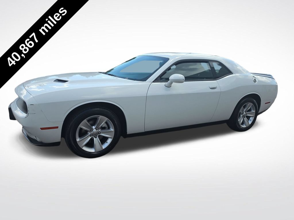 Used 2023 Dodge Challenger SXT w/ Cold Weather Group RWD image 3
