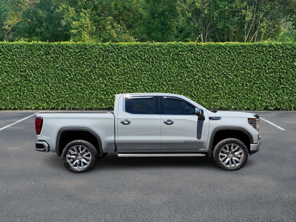 Used 2025 GMC Sierra 1500 Denali w/ Denali Reserve Package AWD/4WD image 2