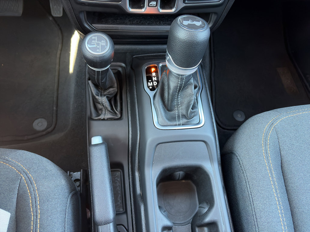 Used 2025 Jeep Wrangler Sahara AWD/4WD image 21