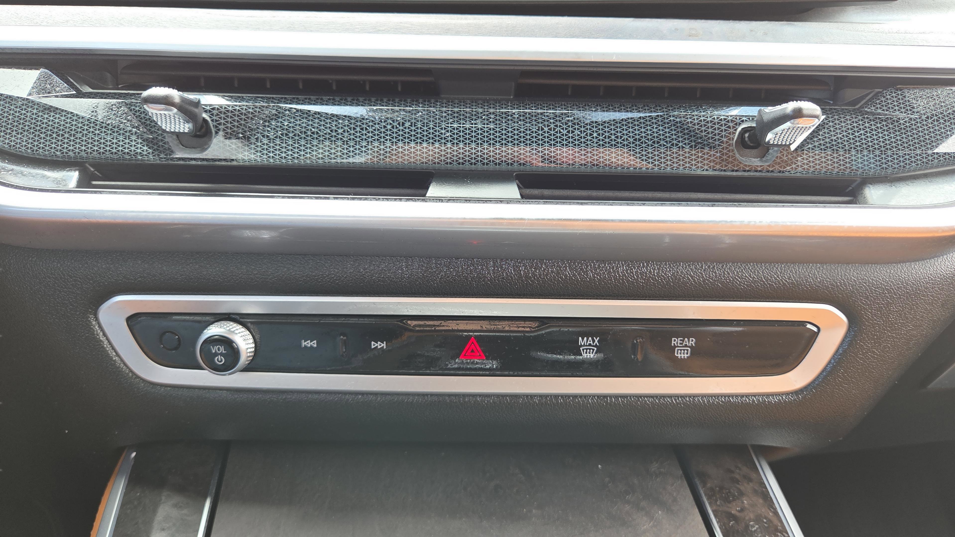 Certified 2024 BMW X5 sDrive40i w/ M Sport Package image 33