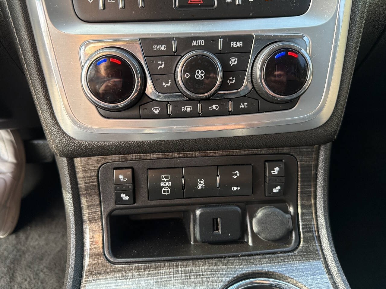 Used 2015 GMC Acadia SLT AWD/4WD image 32