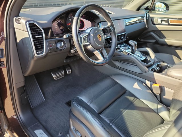 Certified 2023 Porsche Cayenne S Platinum AWD/4WD image 5