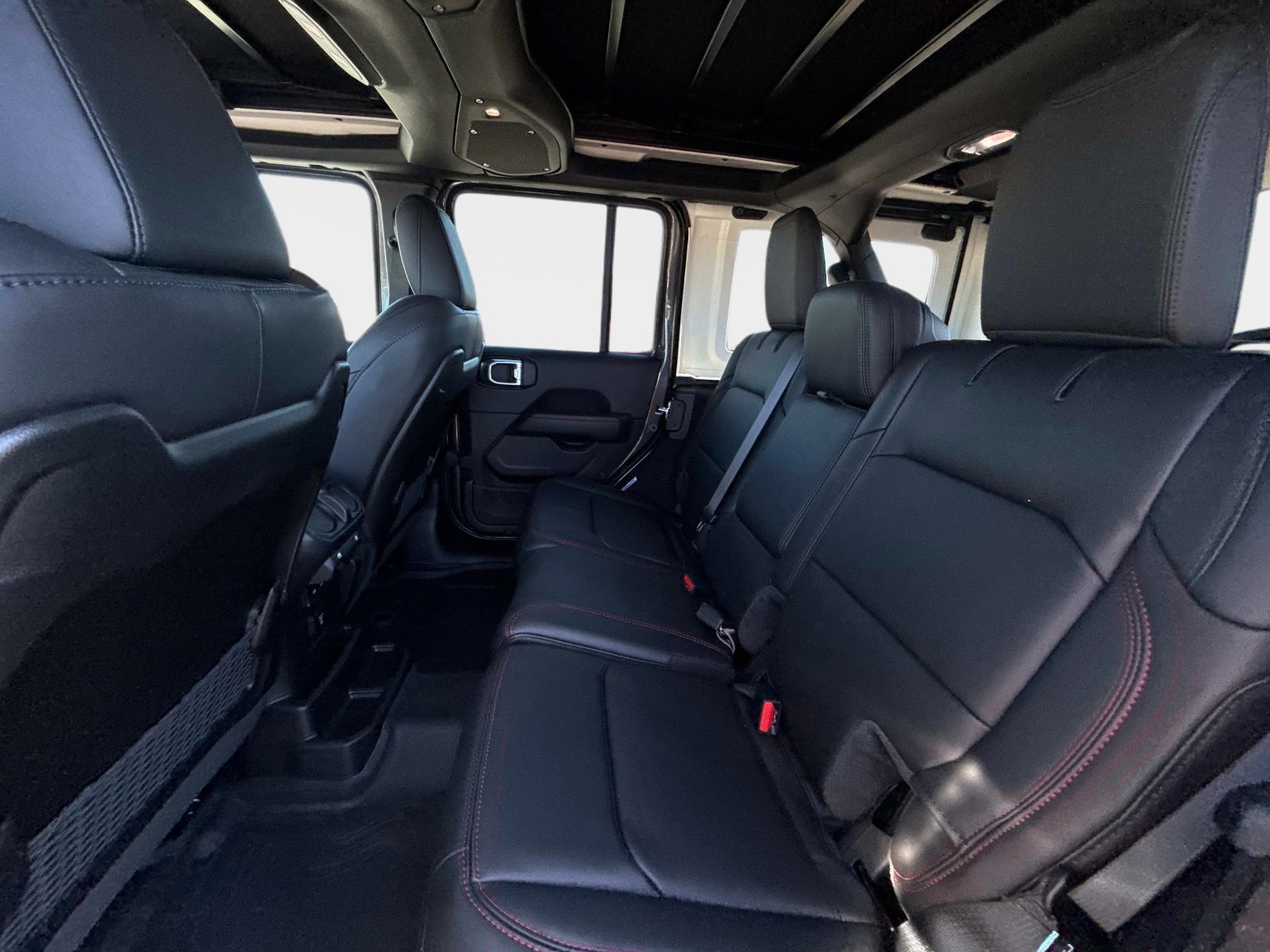 New 2026 Jeep Wrangler Unlimited Rubicon w/ Xtreme 35 Tire Package image 13