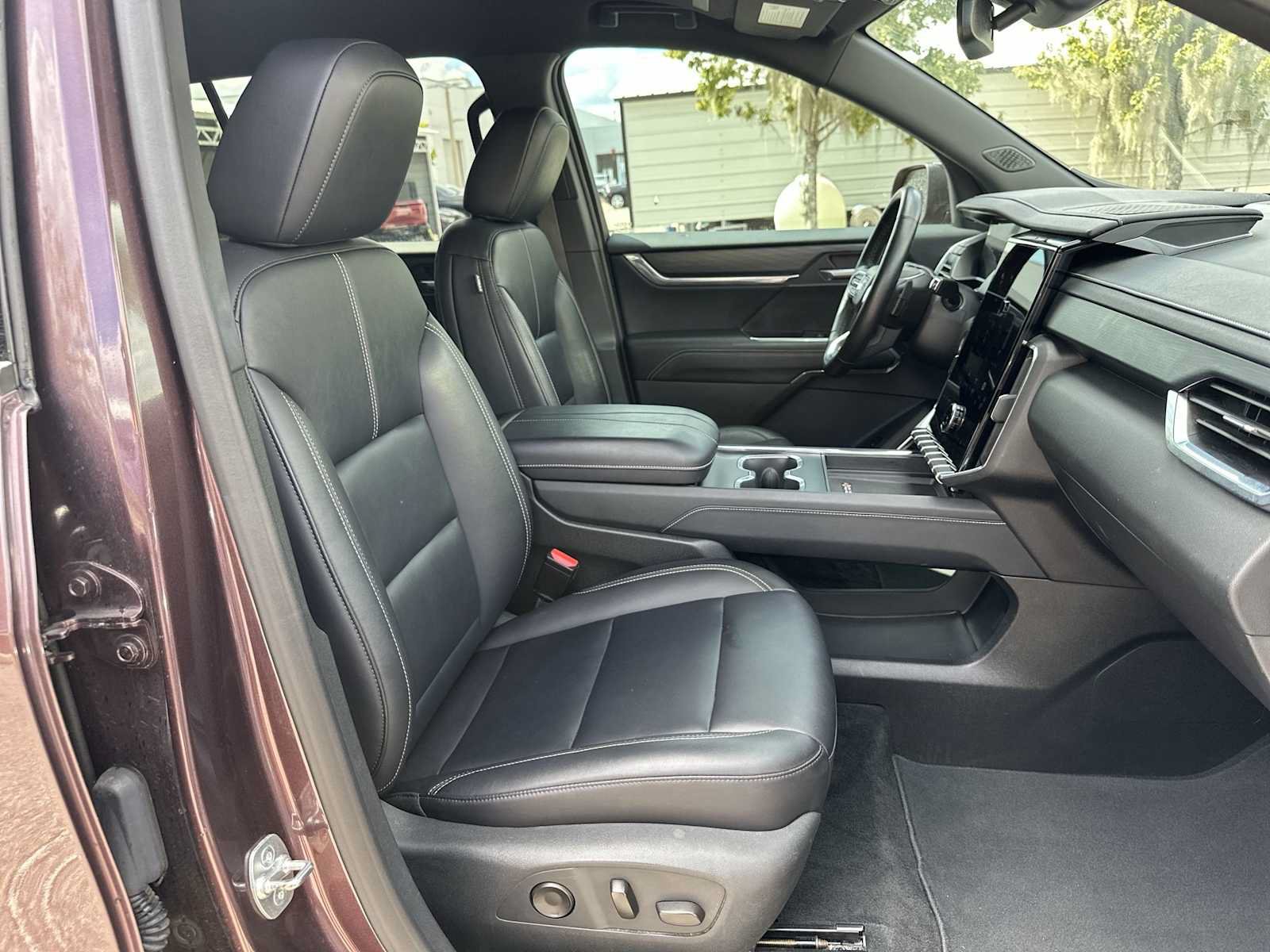 Certified 2024 GMC Acadia Elevation AWD/4WD image 19
