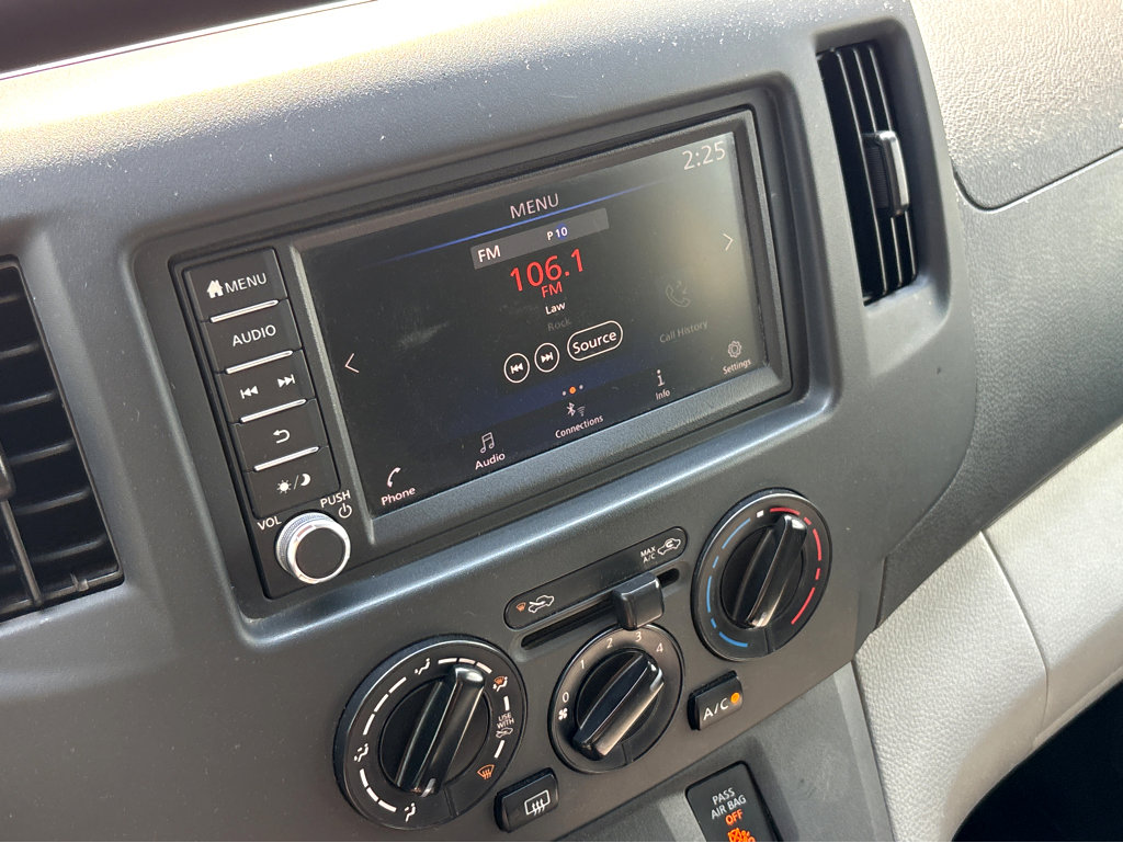 Used 2021 Nissan NV200 S w/ Back Door Glass Package image 7