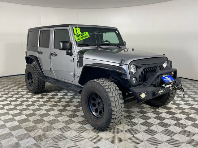 Used 2018 Jeep Wrangler Unlimited Sahara w/ Connectivity Group AWD/4WD image 26