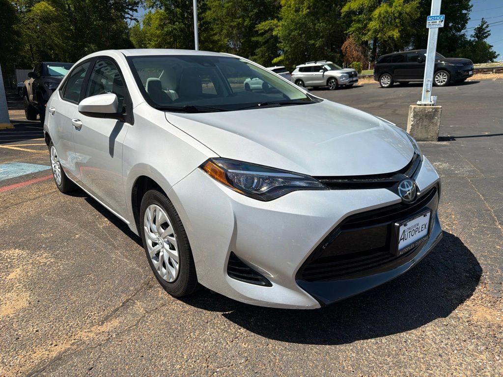 Used 2017 Toyota Corolla LE w/ Carpet Mat Package (TMS) FWD image 4