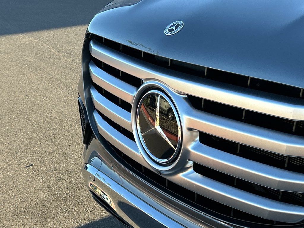 Used 2024 Mercedes-Benz GLS 450 4MATIC image 32