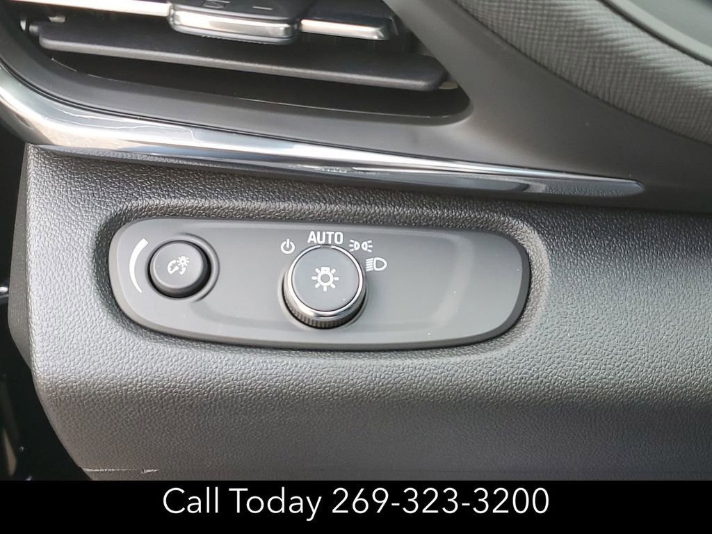 New 2025 Buick Envista Preferred w/ Advanced Safety Package image 17