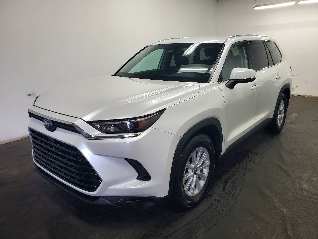 Used 2025 Toyota Grand Highlander AWD image 1