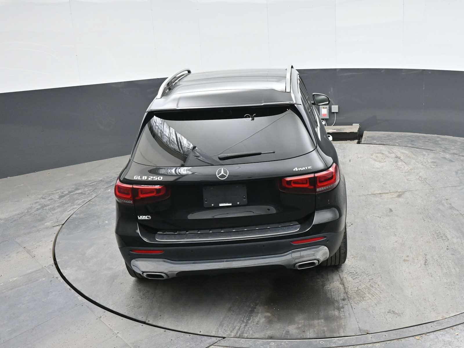 Used 2021 Mercedes-Benz GLB 250 4MATIC image 21