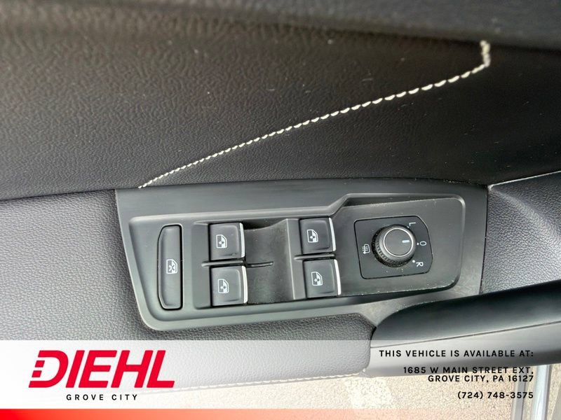 Used 2024 Volkswagen Tiguan SE AWD/4WD image 21
