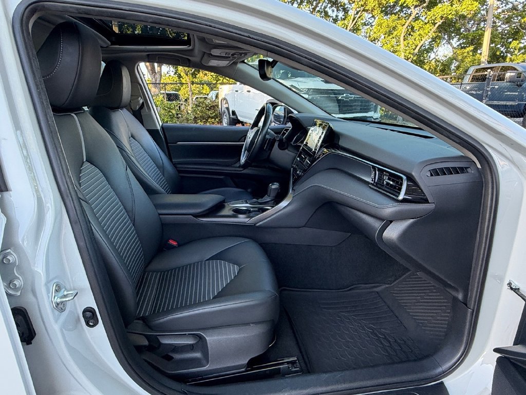 Used 2023 Toyota Camry SE w/ Convenience Package FWD image 16