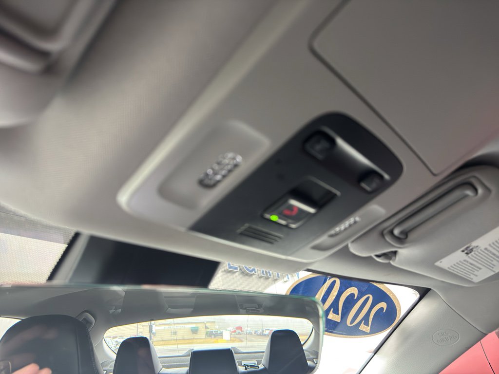 Used 2020 Toyota Camry SE image 13