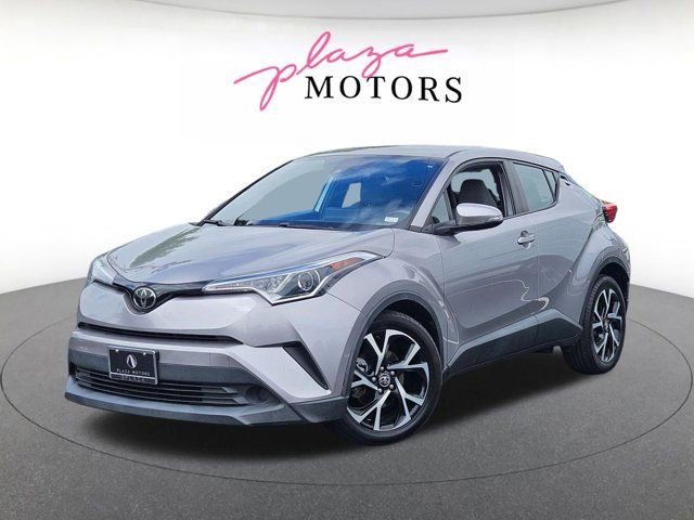 Used 2019 Toyota C-HR XLE FWD image 1
