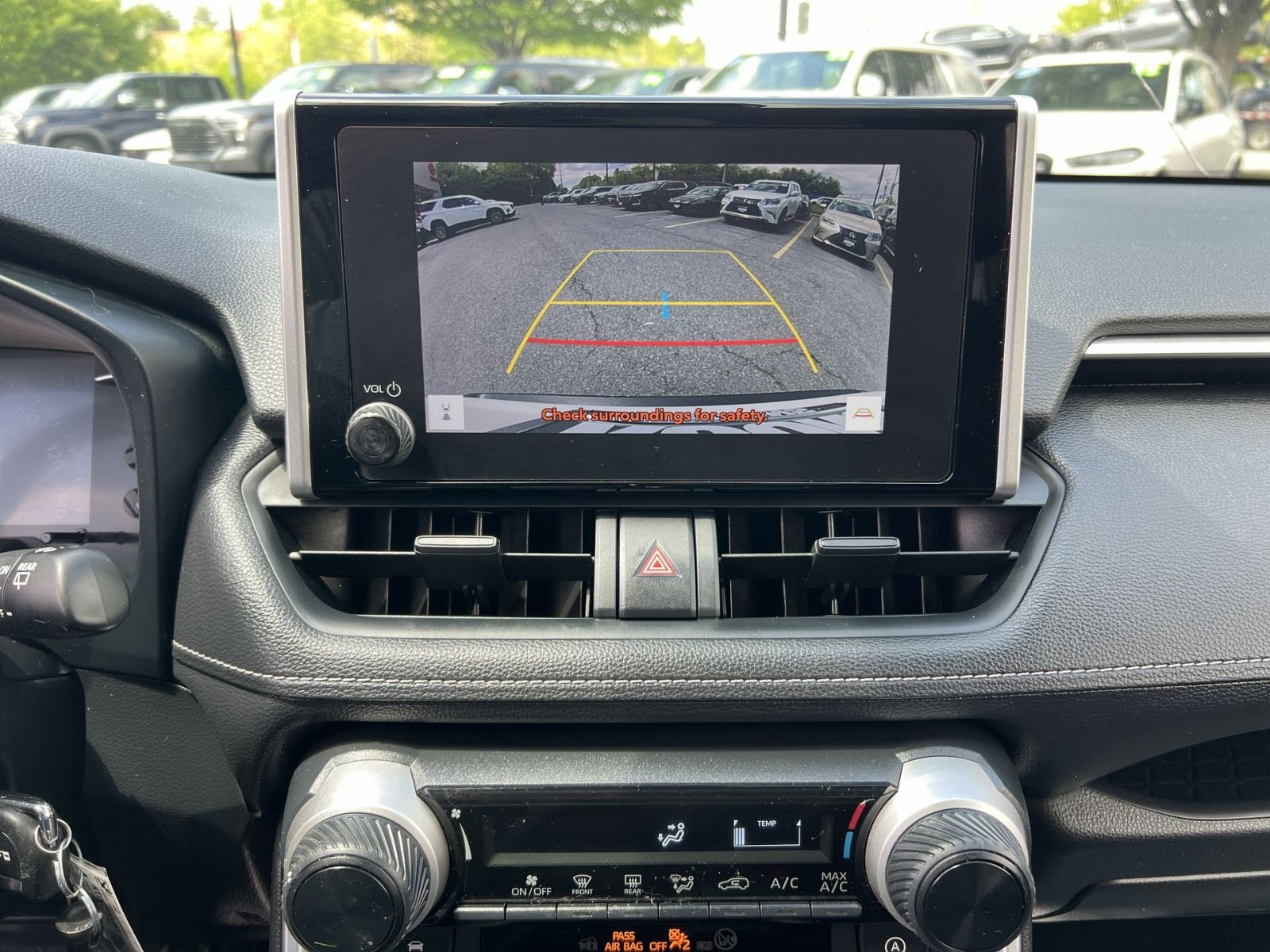 Used 2023 Toyota RAV4 LE AWD/4WD image 18