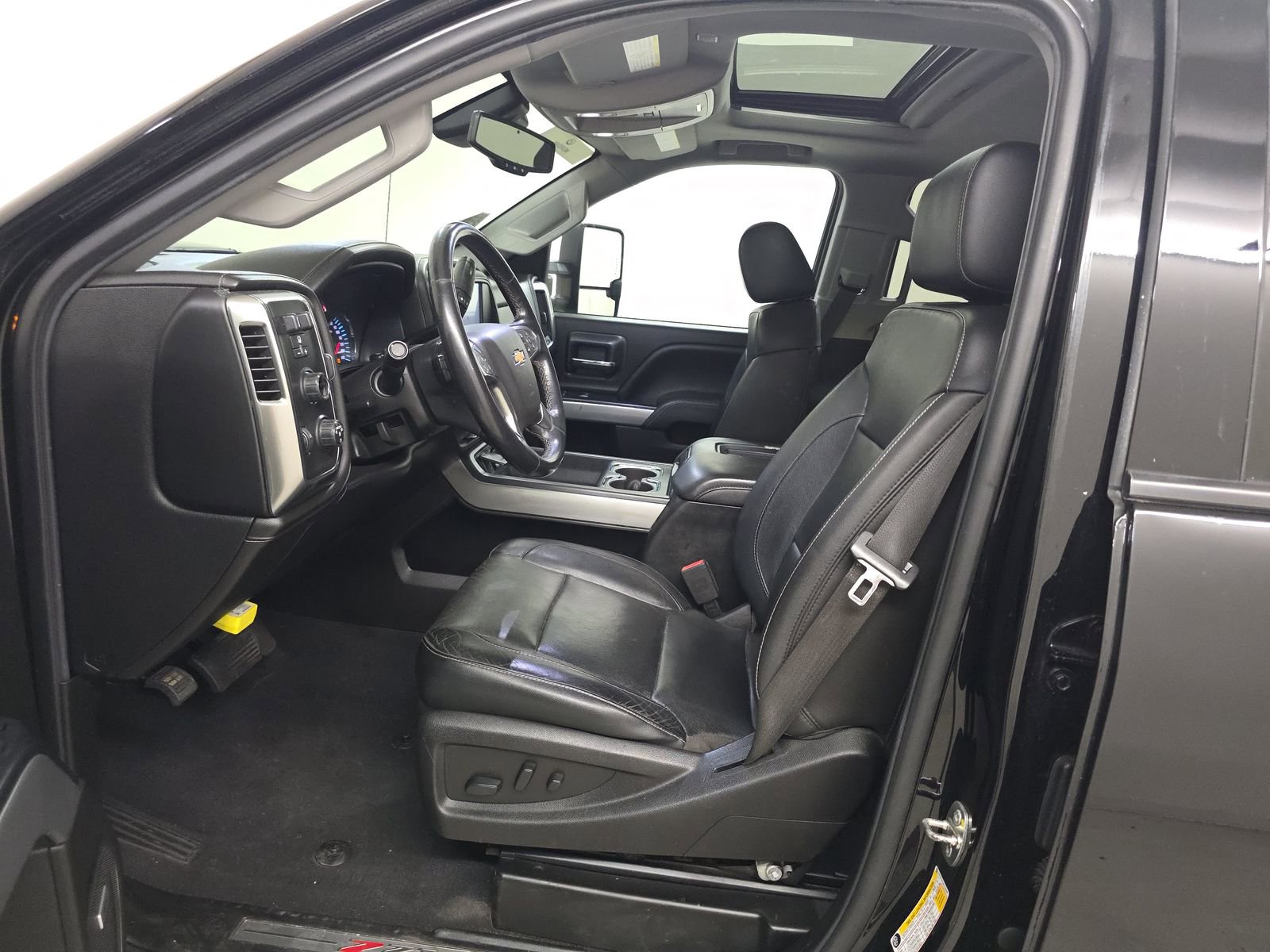 Used 2019 Chevrolet Silverado 2500 LTZ w/ Duramax Plus Package image 8