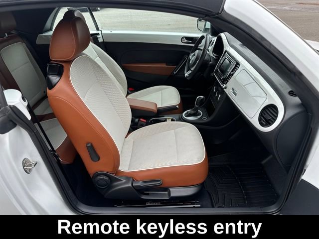 Used 2017 Volkswagen Beetle 1.8T Classic image 12