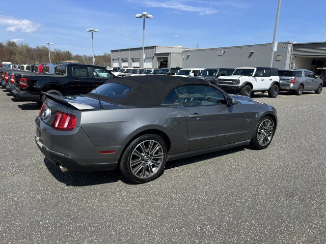 Used 2010 Ford Mustang GT Premium RWD image 5