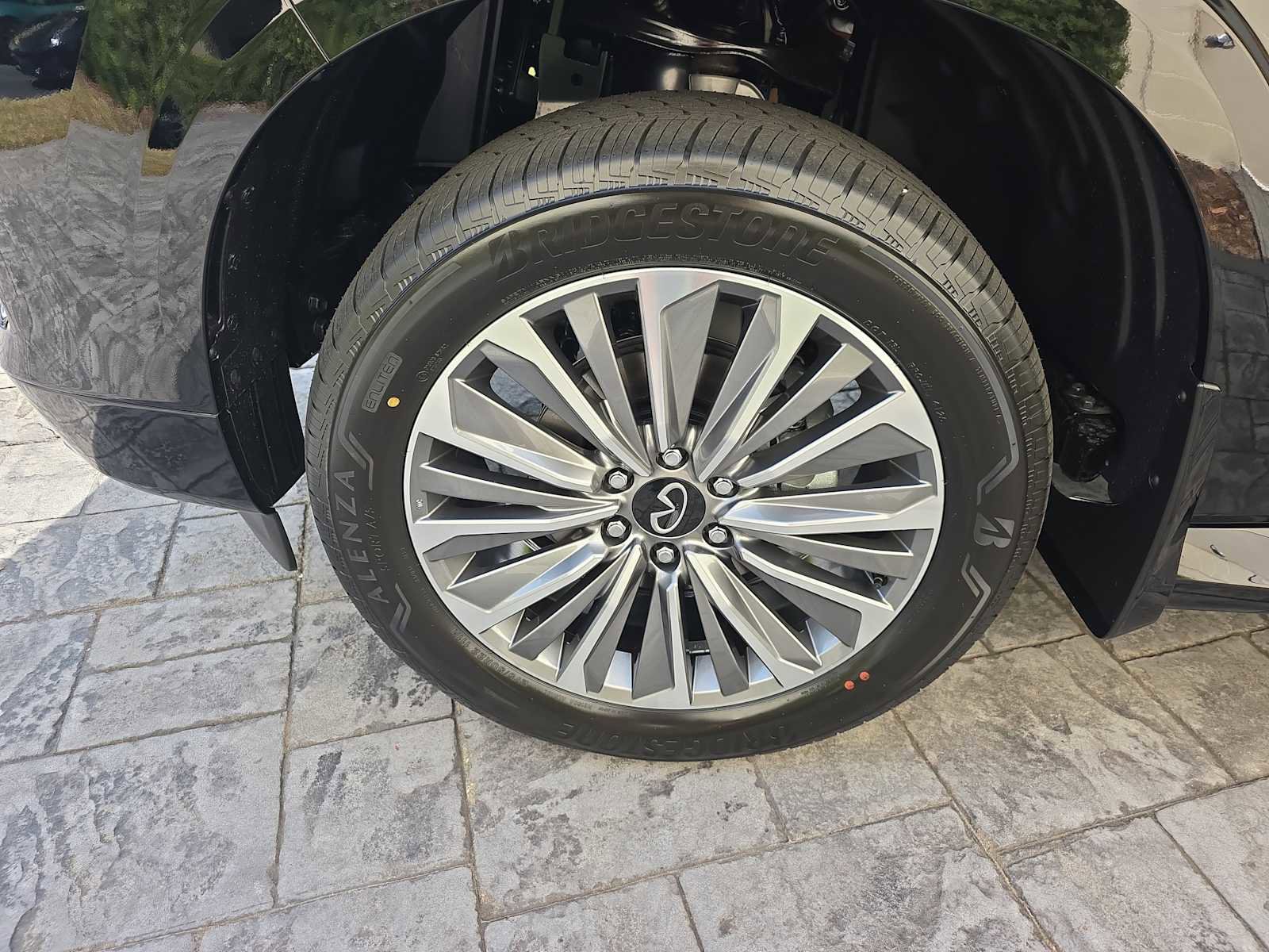 New 2026 INFINITI QX80 Luxe w/ Cargo Package image 8