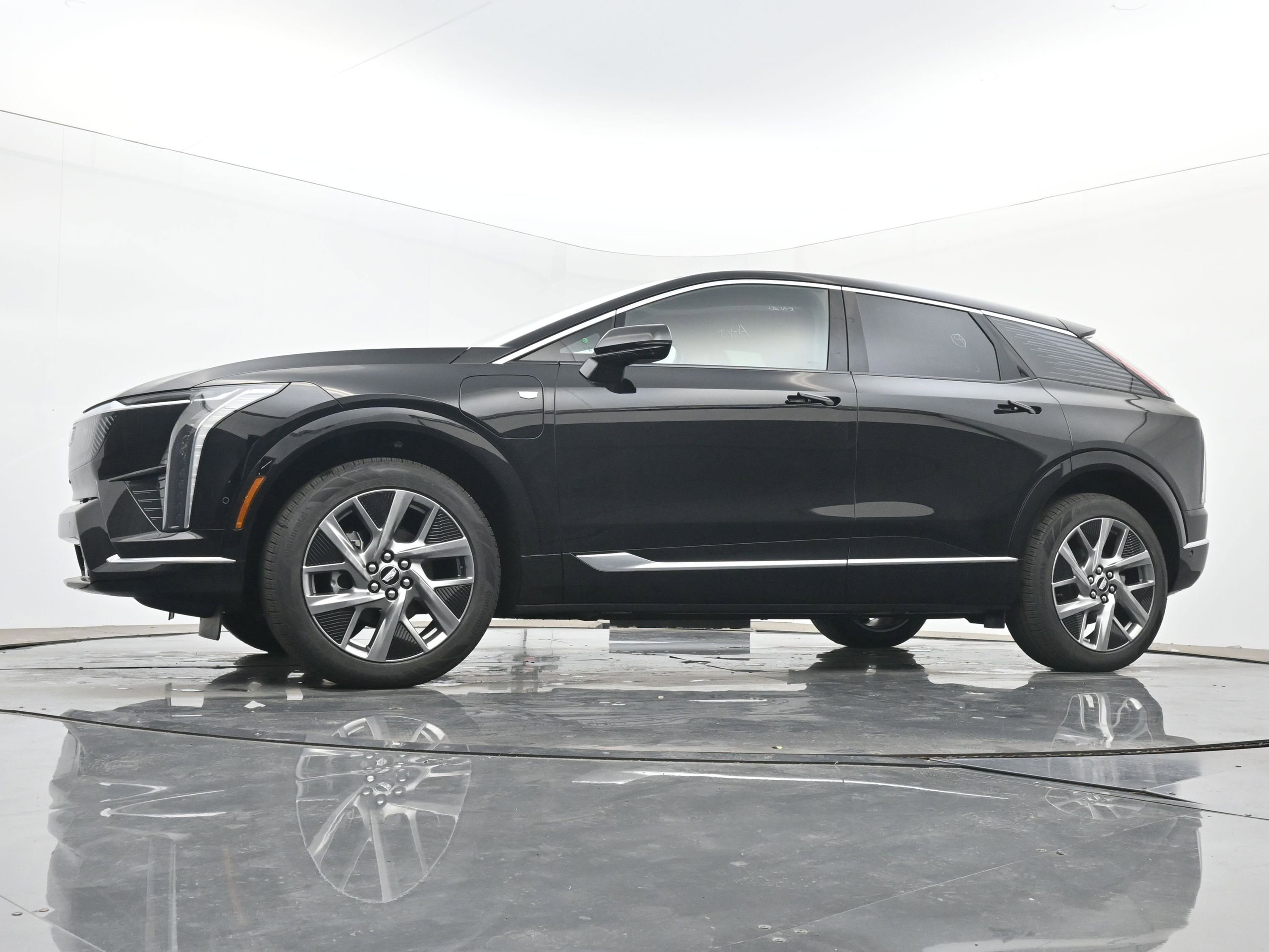 New 2026 Cadillac Optiq Luxury 2 AWD/4WD image 16