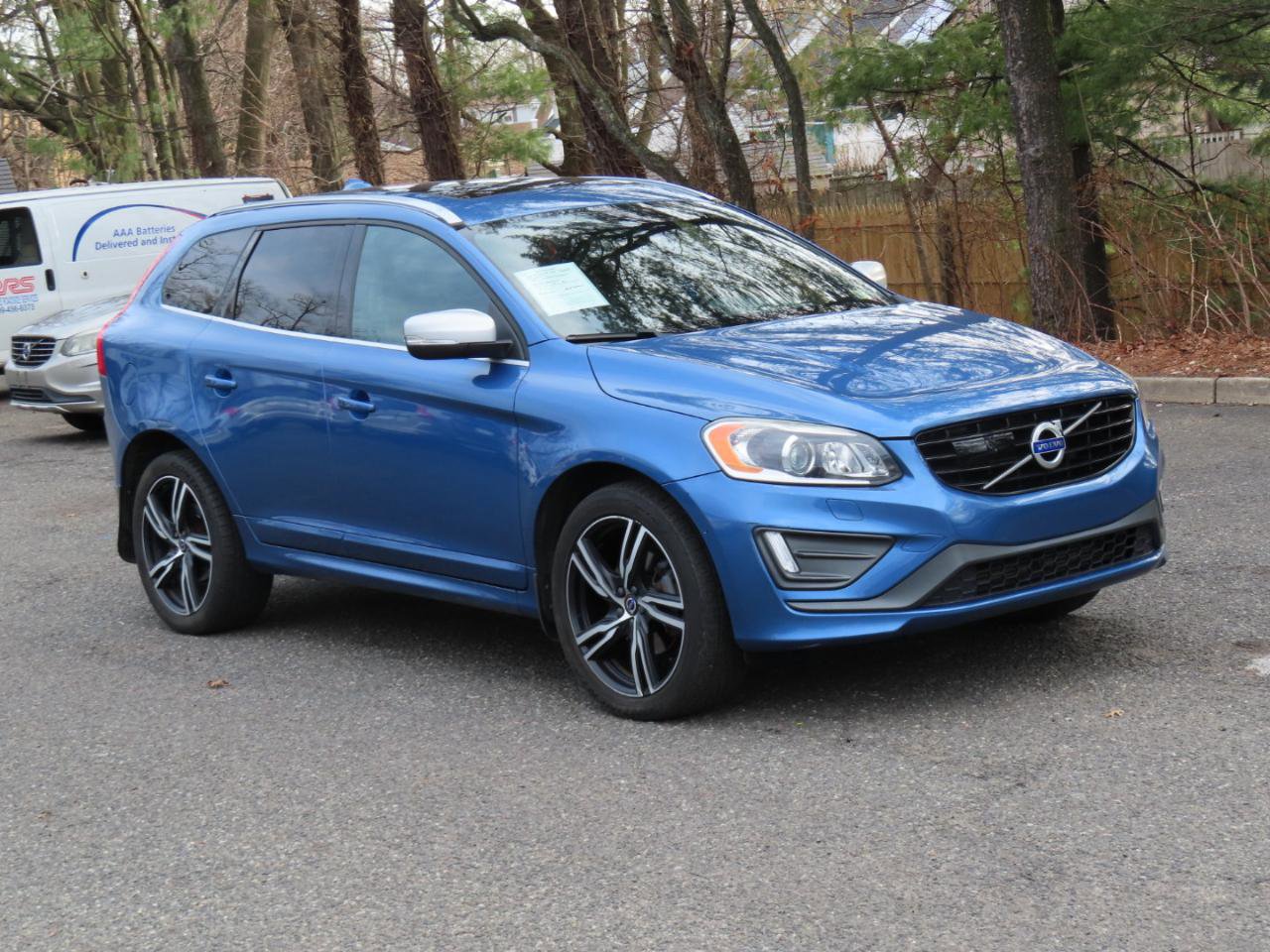 Used 2017 Volvo XC60 T6 R-Design w/ Climate Package image 25