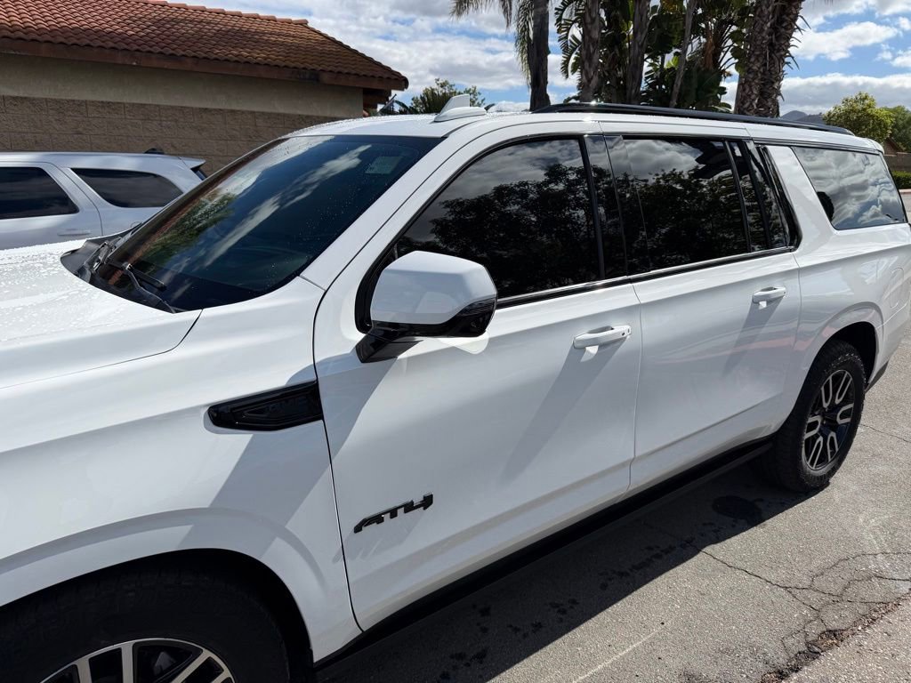 Used 2024 GMC Yukon XL AT4 w/ AT4 Premium Plus Package AWD/4WD image 8