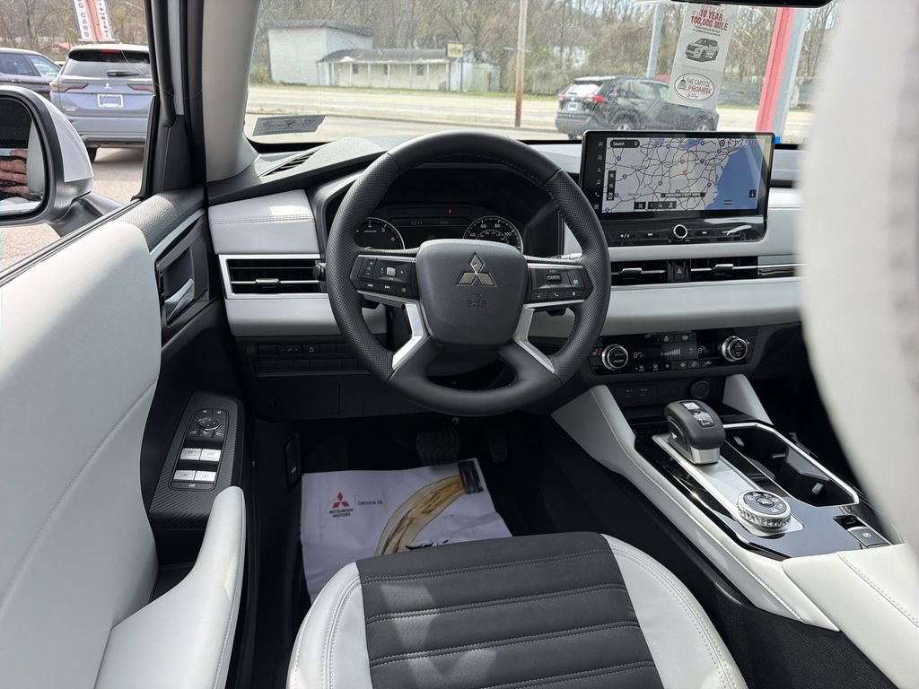 New 2026 Mitsubishi Outlander SE AWD/4WD image 12
