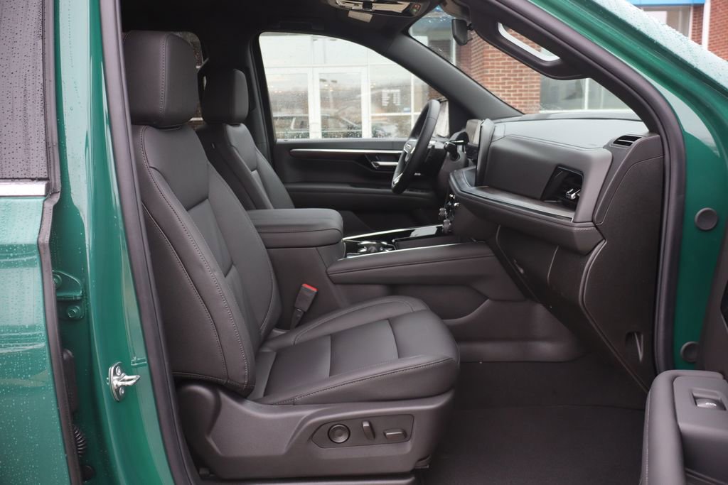 New 2026 Chevrolet Suburban LT image 46