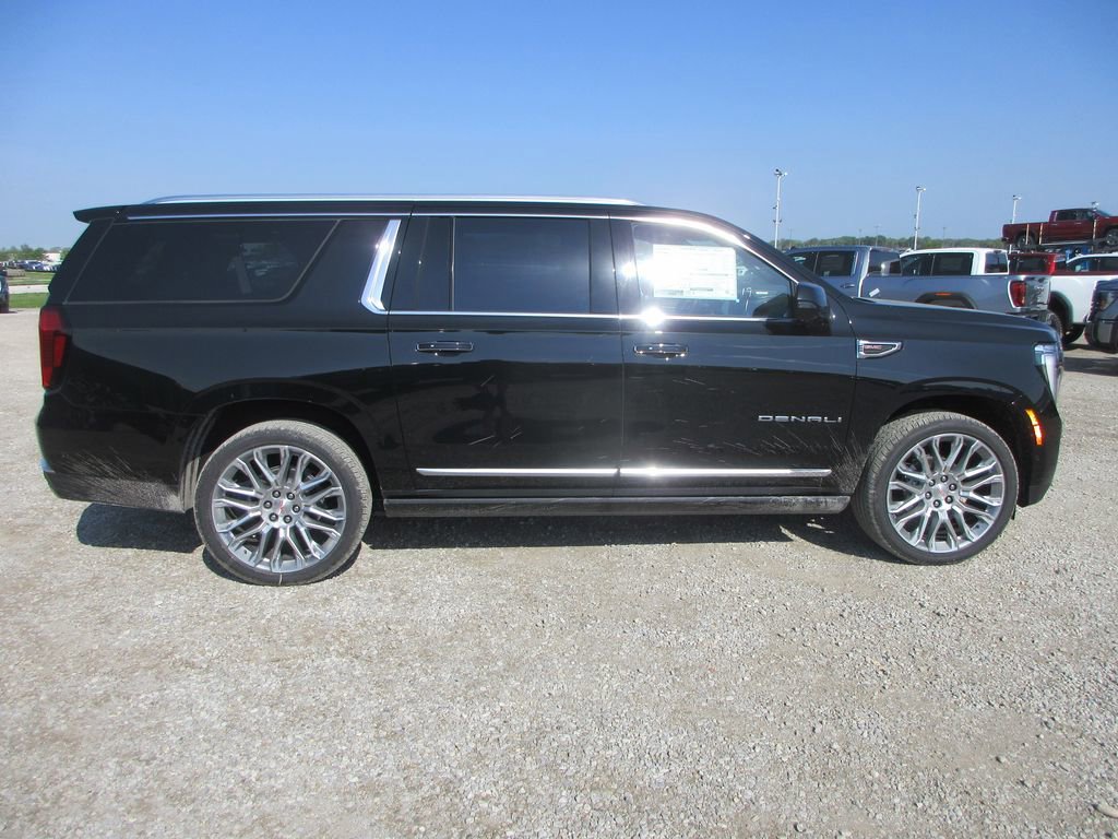 New 2026 GMC Yukon XL Denali w/ Denali Reserve Package AWD/4WD image 3