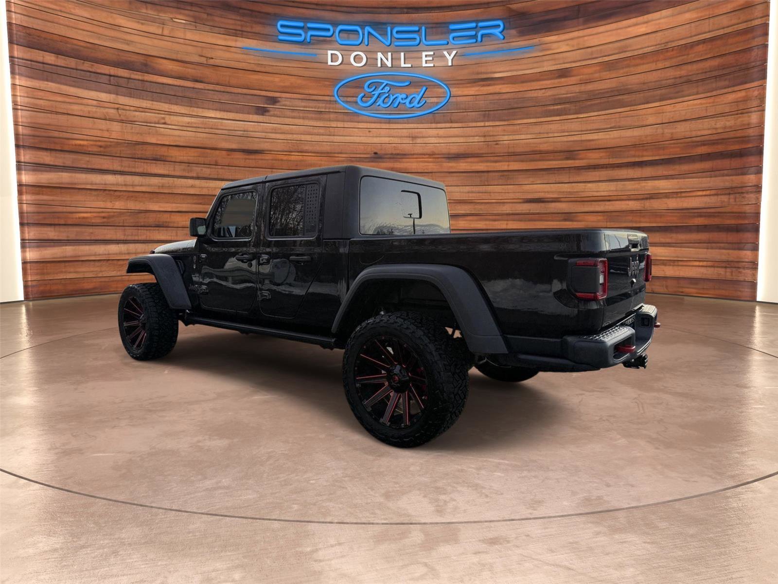 Used 2020 Jeep Gladiator Rubicon image 3
