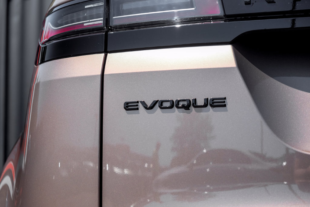 New 2026 Land Rover Range Rover Evoque Hoxton AWD/4WD image 8