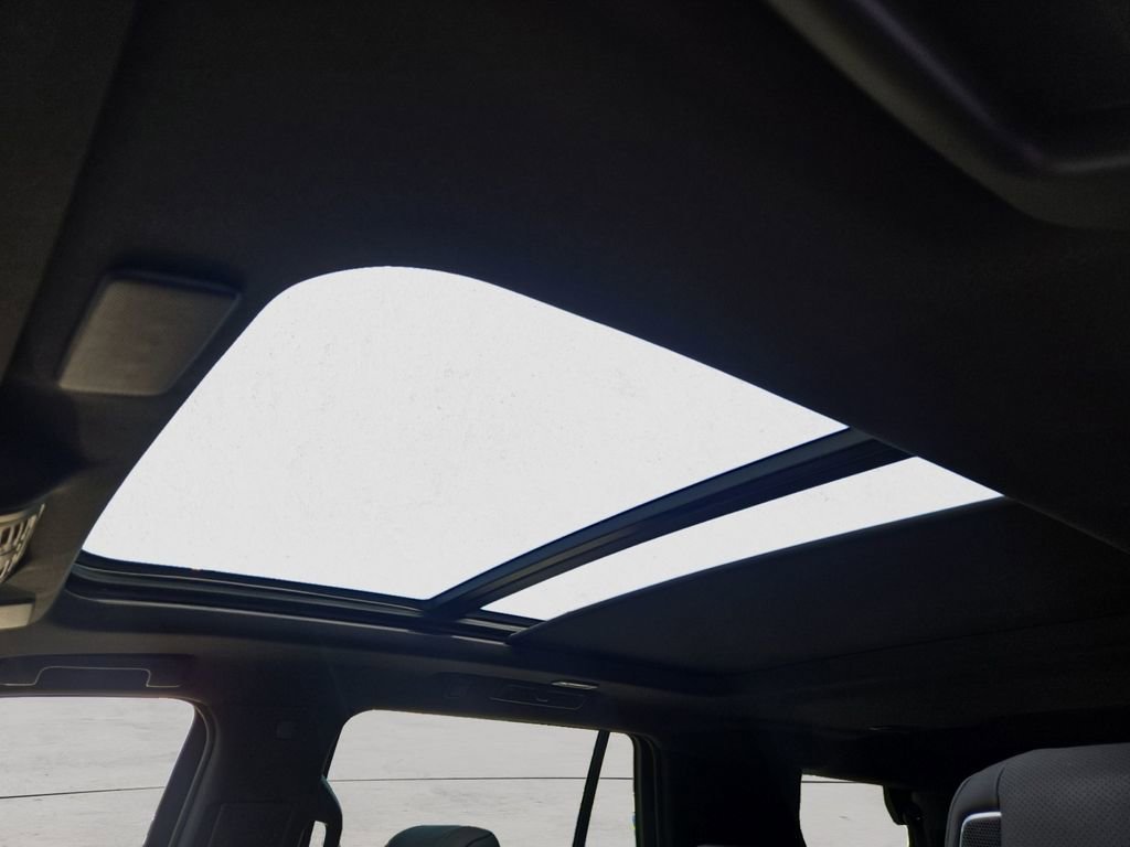 Certified 2024 Cadillac Escalade Sport w/ LPO, ONYX Package image 30