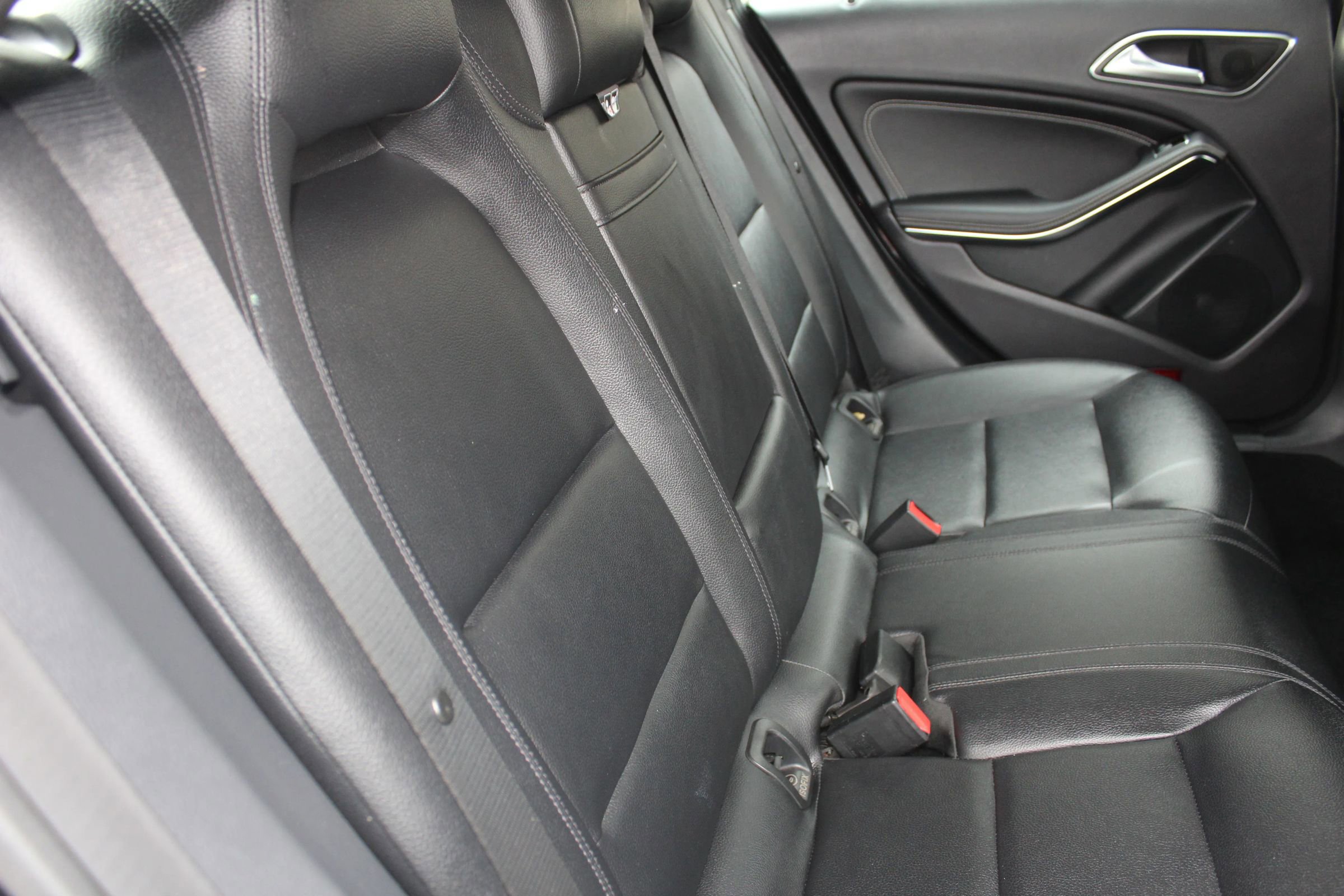 Used 2015 Mercedes-Benz CLA 250 4MATIC image 15