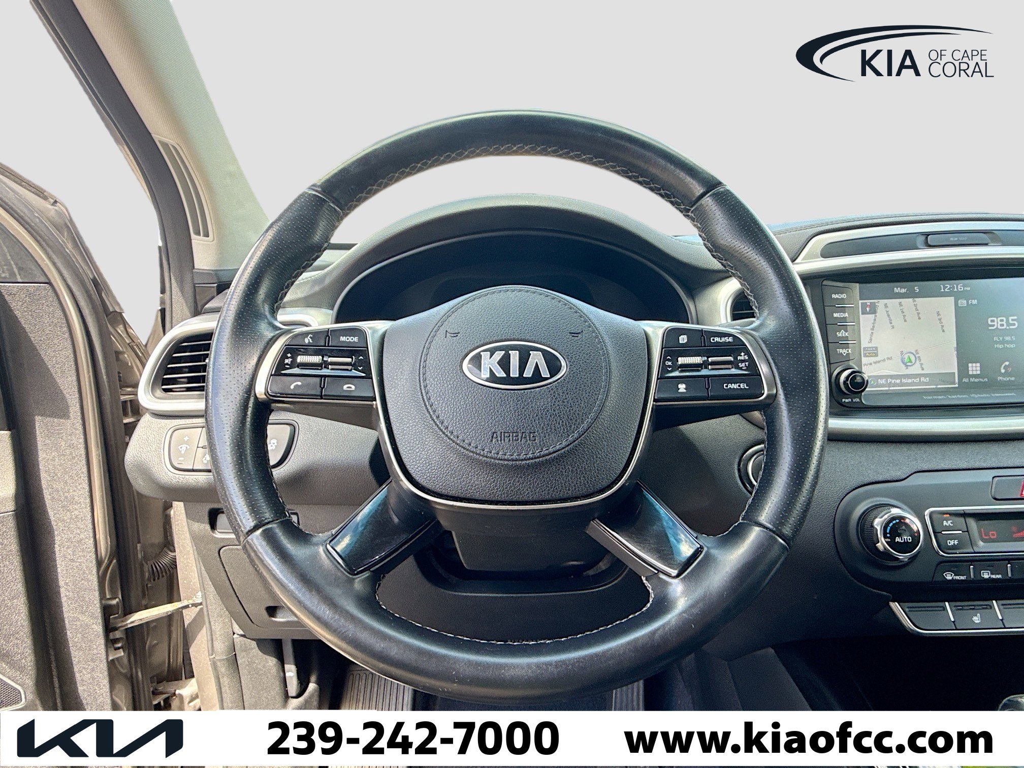 Used 2019 Kia Sorento SX image 41