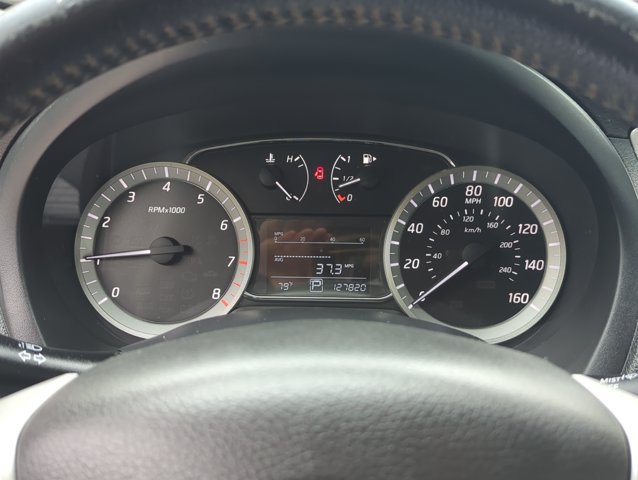 Used 2015 Nissan Sentra SV FWD image 21