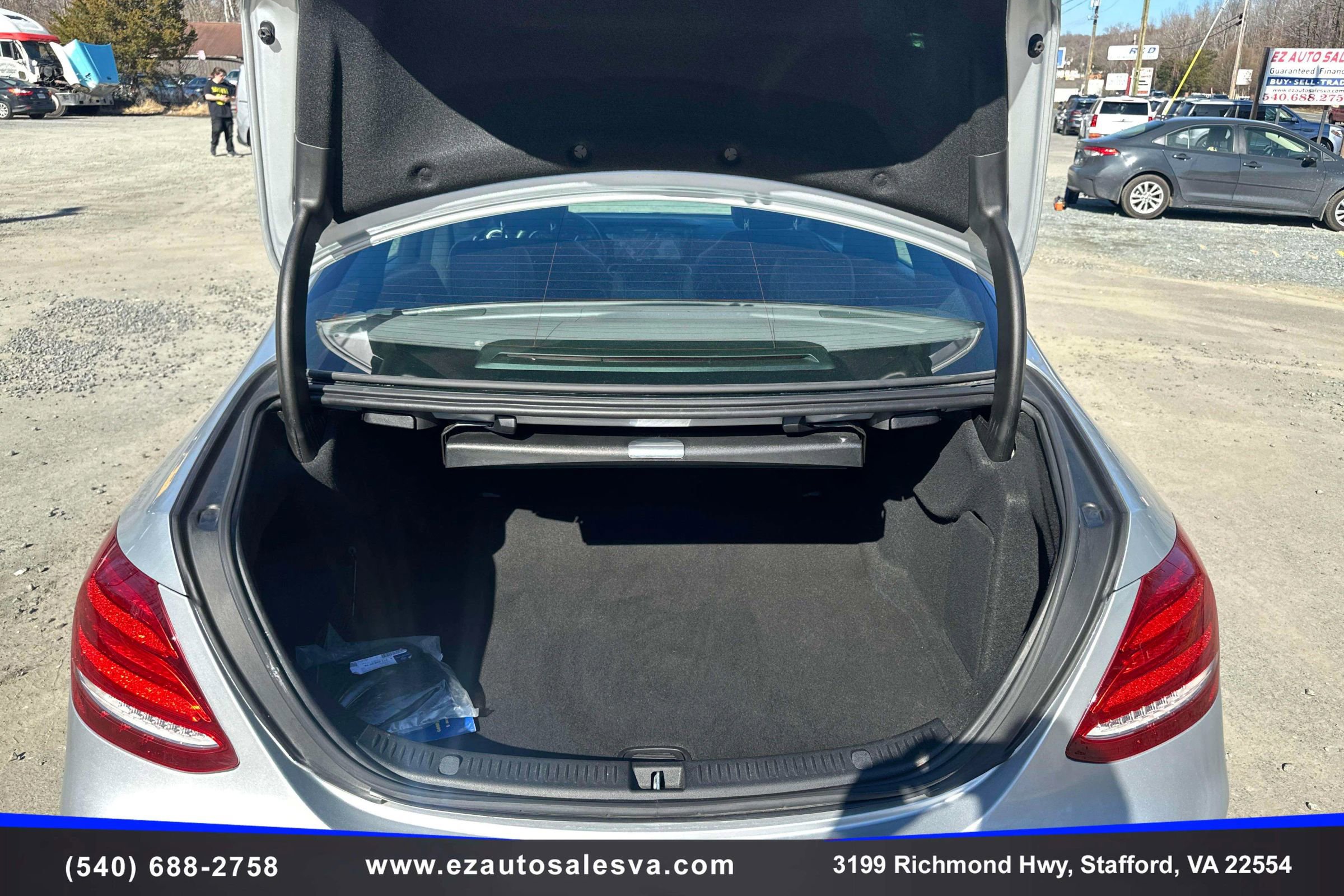 Used 2017 Mercedes-Benz E 300 4MATIC w/ Premium 1 Package image 11