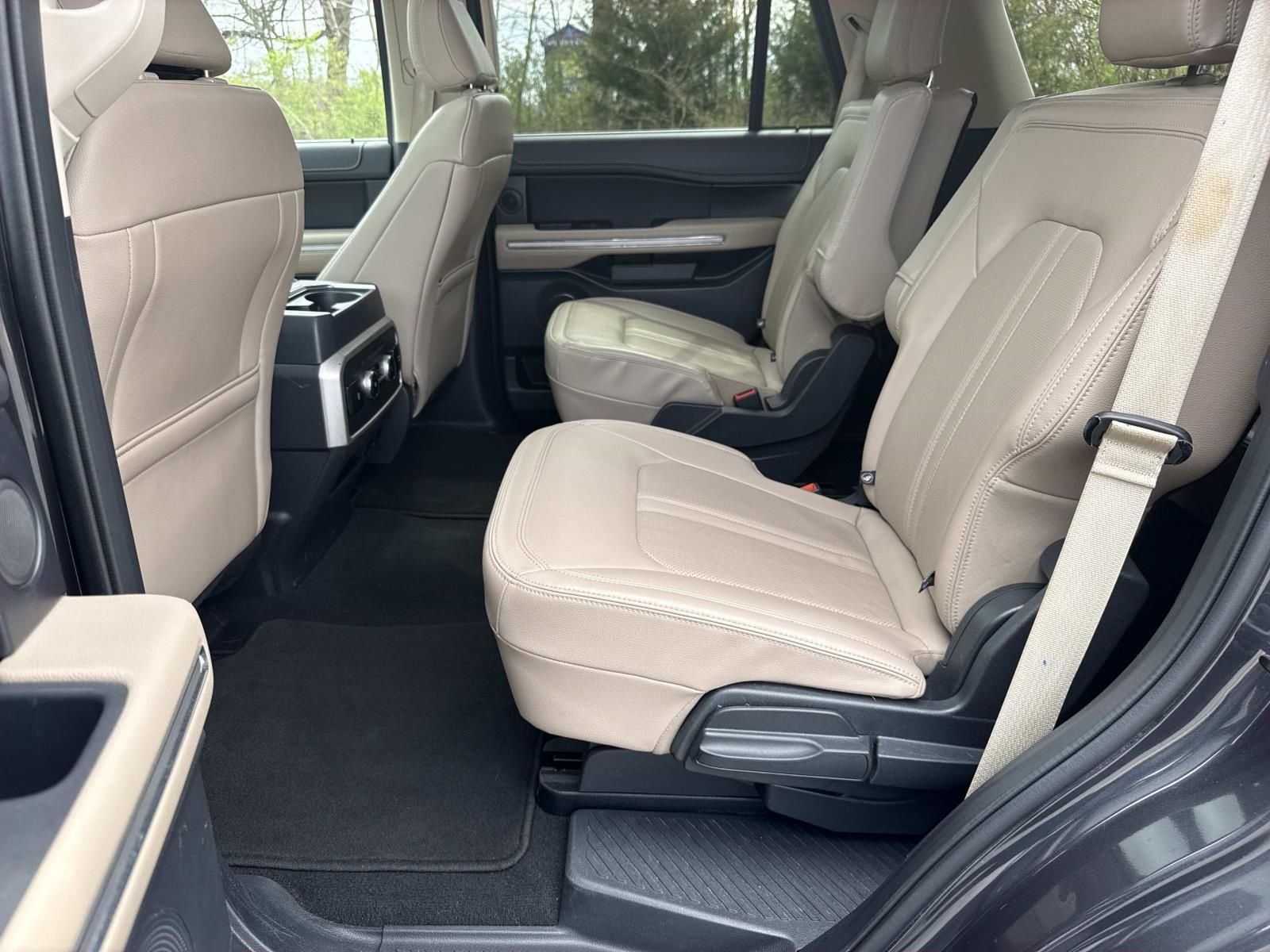 Used 2024 Ford Expedition Limited image 28