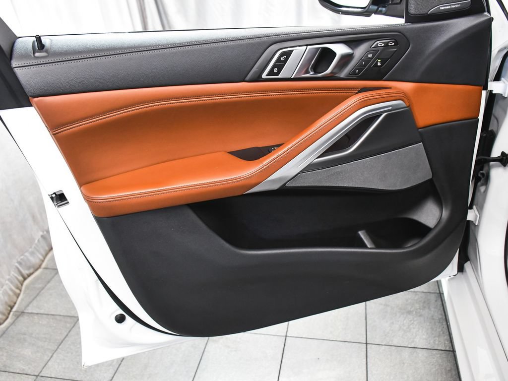 Used 2022 BMW X6 M50i w/ Executive Package AWD/4WD image 9
