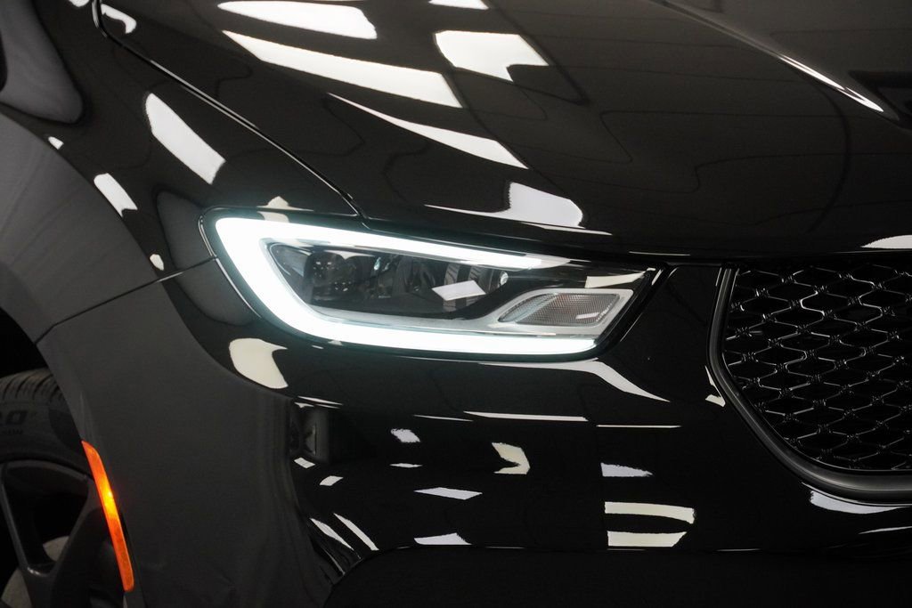 New 2026 Chrysler Pacifica Limited w/ S Appearance Package image 5